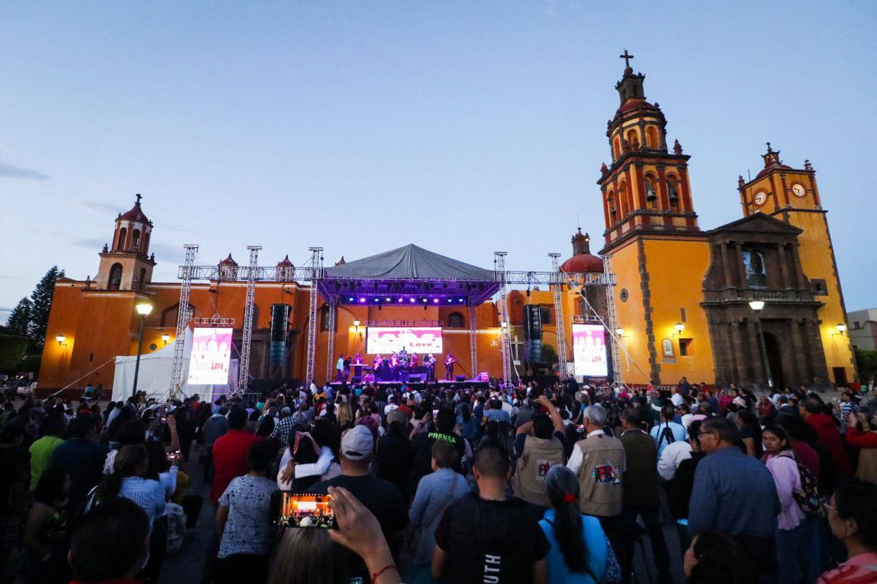 Los Teen Tops y los Rebeldes del Rock celebran mes del Amor y la Amistad en San Juan del Río .