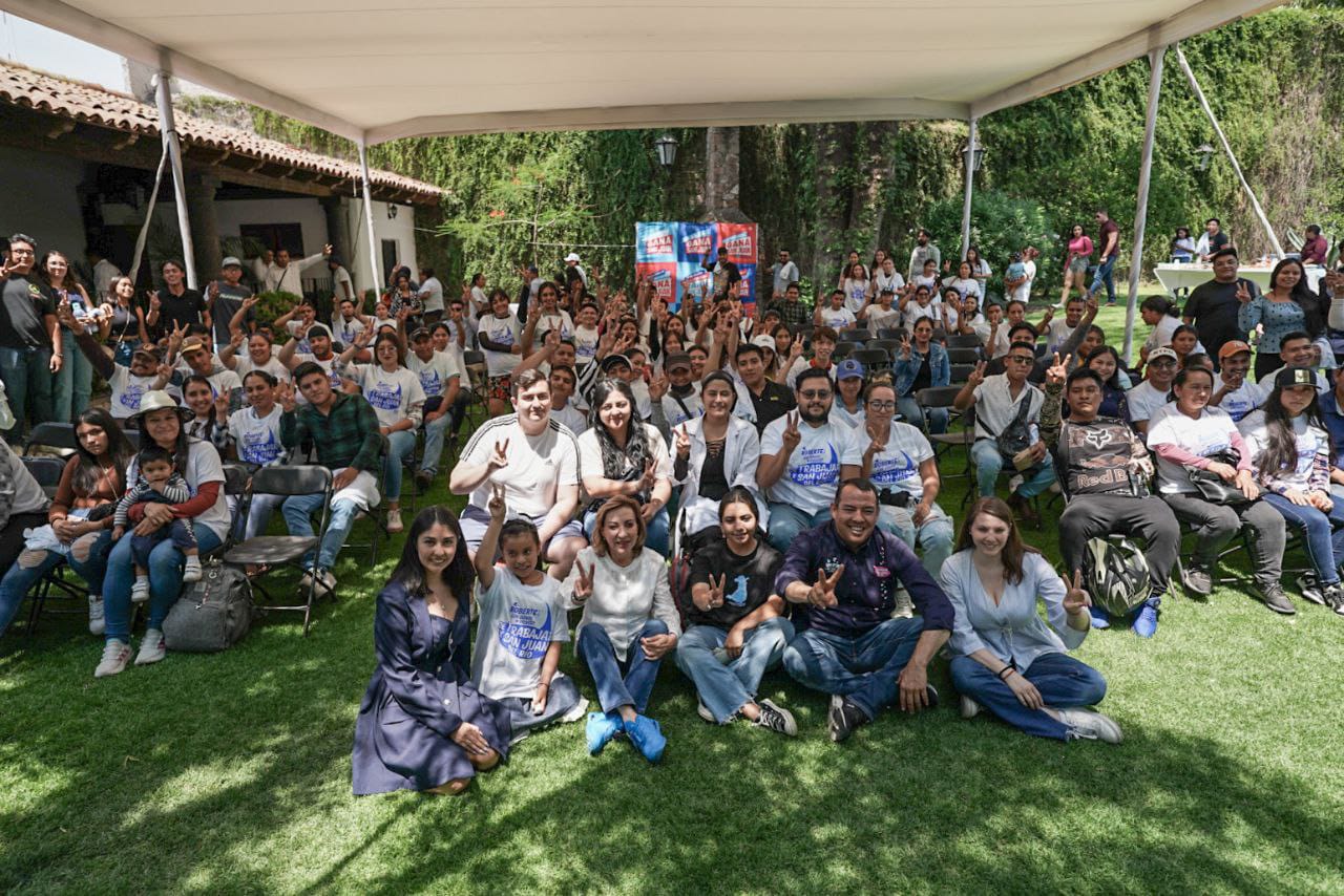 Roberto Cabrera sostiene encuentro con juventudes de San Juan del Río.