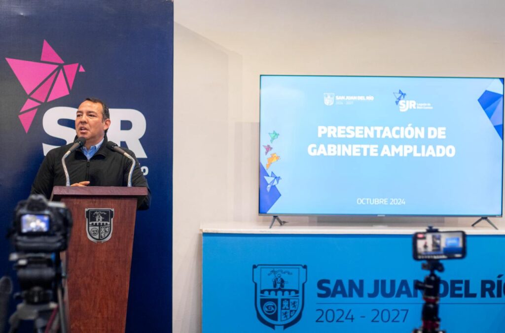 Roberto Cabrera presenta al Gabinete Ampliado de la Administración Municipal 2024-2027.