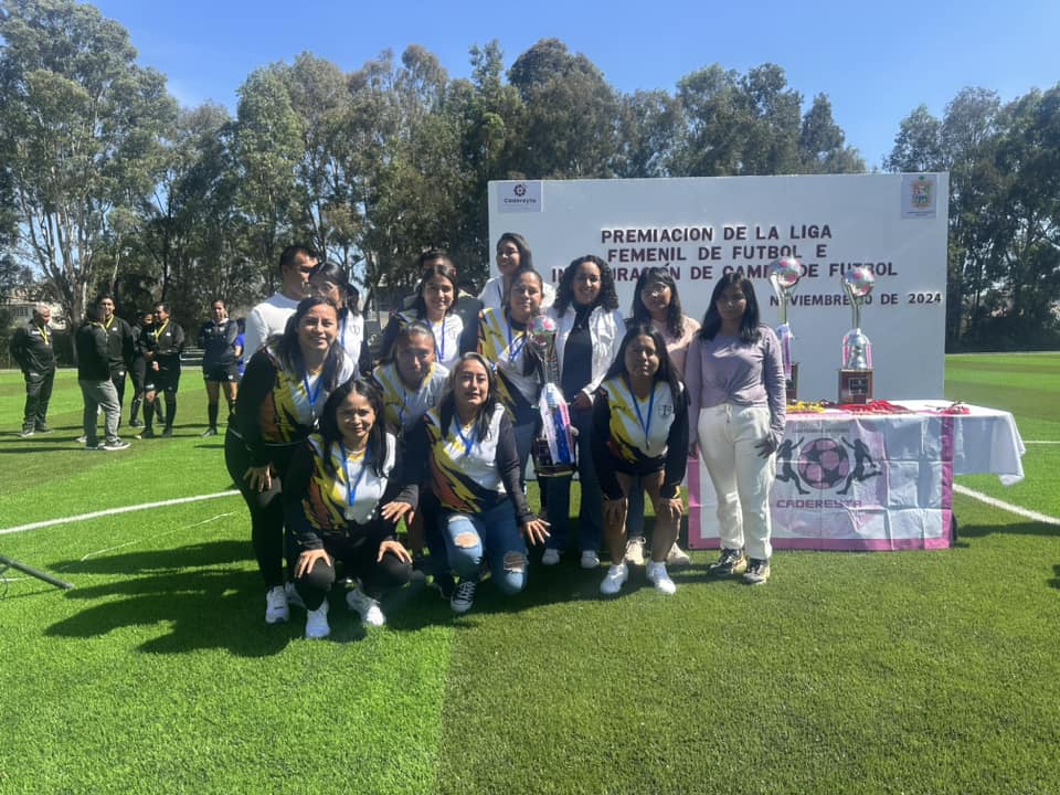 Inauguran cancha de fútbol en la unidad deportiva de Cadereyta.