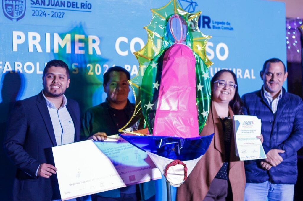 Premian a los tres primeros lugares del “Concurso Farolitos 2024 Patrimonio Cultural”.