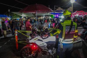 Bomberos y Seguridad Pública refuerzan seguridad en tianguis nocturnos por el Día de Reyes