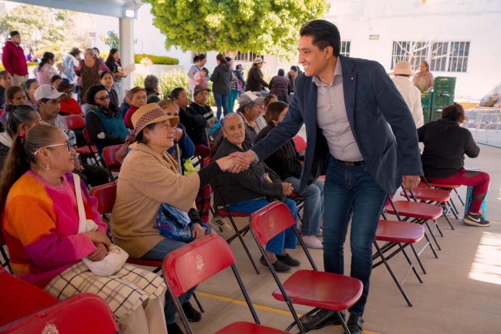 Entrega de despensas en el DIF Municipal de Ezequiel Montes