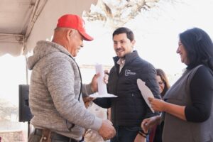 Entregan tinacos y calentadores solares en el Barrio de San Juan como parte del programa #CausaPorCasa