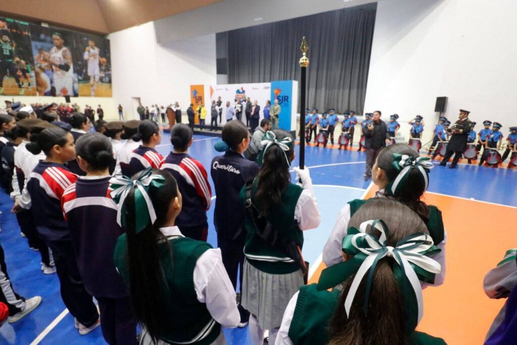 Honores a la Bandera en el XXIV Concurso Municipal de Escoltas 2025