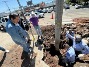 JAPAM trabaja en la reparación de fuga en Av. Río Moctezuma