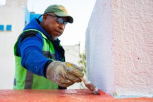 Roberto Cabrera supervisa labores de limpieza y mantenimiento de espacios públicos en Lomas del Pedregal