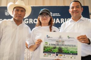 Gobierno municipal fortalece al campo sanjuanense con entrega de apoyos en el Foro Agropecuario