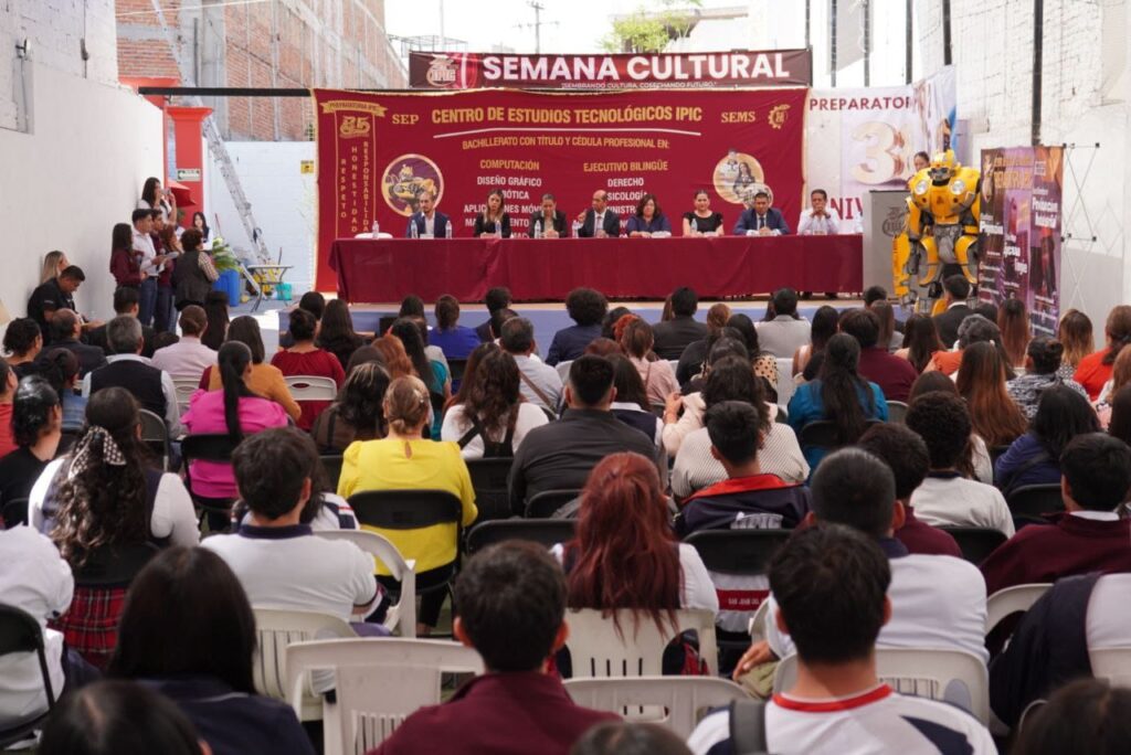 Inauguran “Semana Cultural IPIC 2025” y entregan títulos a egresados de este instituto académico