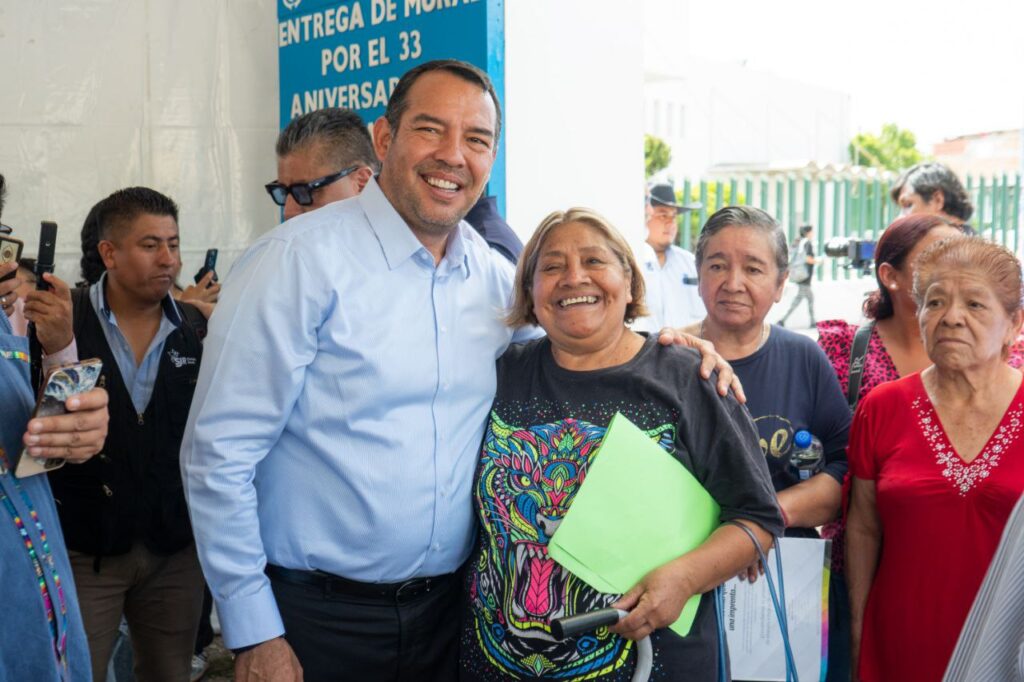Presentan mural conmemorativo por el 33 aniversario de JAPAM en Lomas de San Juan