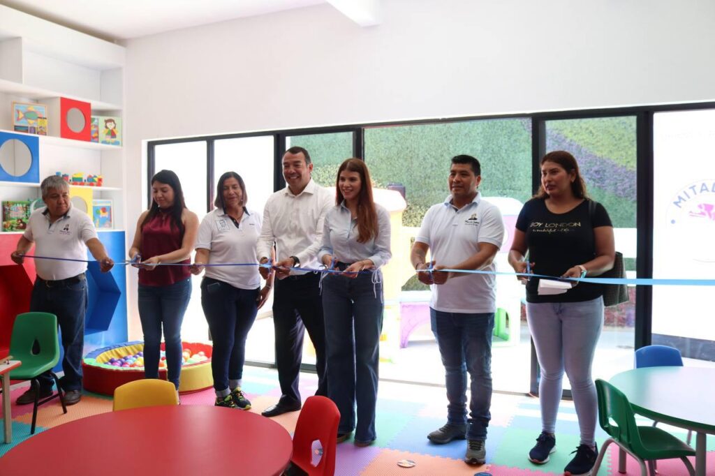 Entregan nueva ludoteca en el Mercado Juárez para hijos de locatarios