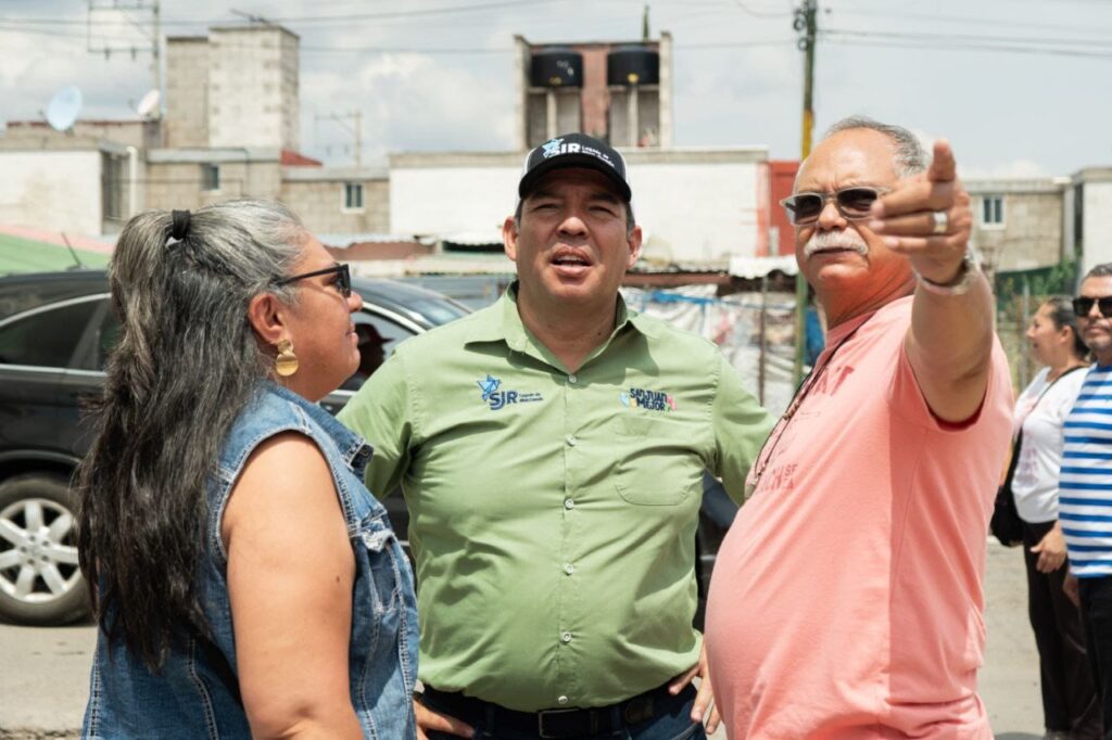 Roberto Cabrera recorre colonias de zona Oriente para atender a las y los sanjuanenses