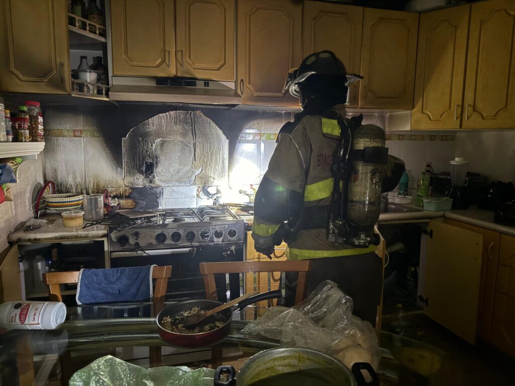 Atienden incendio en domicilio de Rinconada del Río; no hubo personas lesionadas
