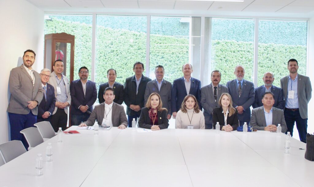 Enrique Correa impulsa diálogo con universidades privadas para sancionar a “Escuelas Patito”