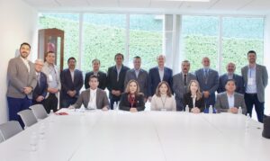 Enrique Correa impulsa diálogo con universidades privadas para sancionar a “Escuelas Patito”