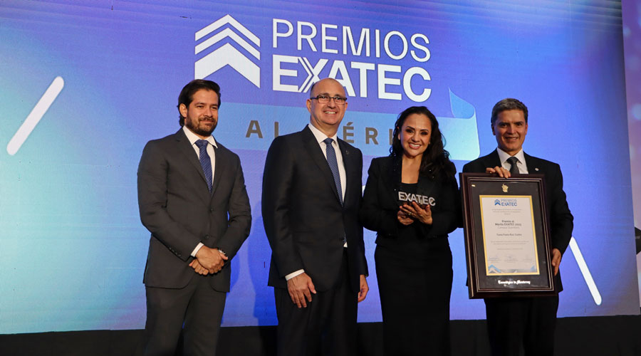 premio merito exatec tania ruiz tec campus queretaro reconocimiento 2025