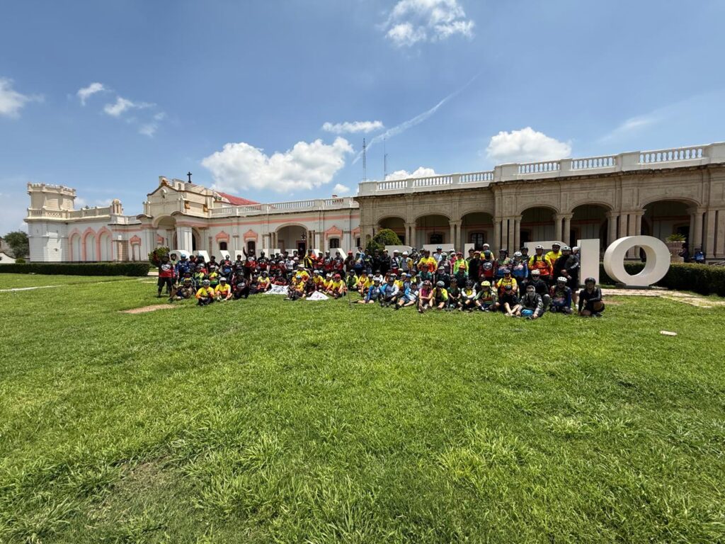 Rodada de aniversario reúne a ciclistas en San Juan del Río