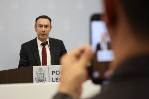 Arturo Maximiliano propone incorporar el modelo de gobierno de coalición en la Constitución de Querétaro