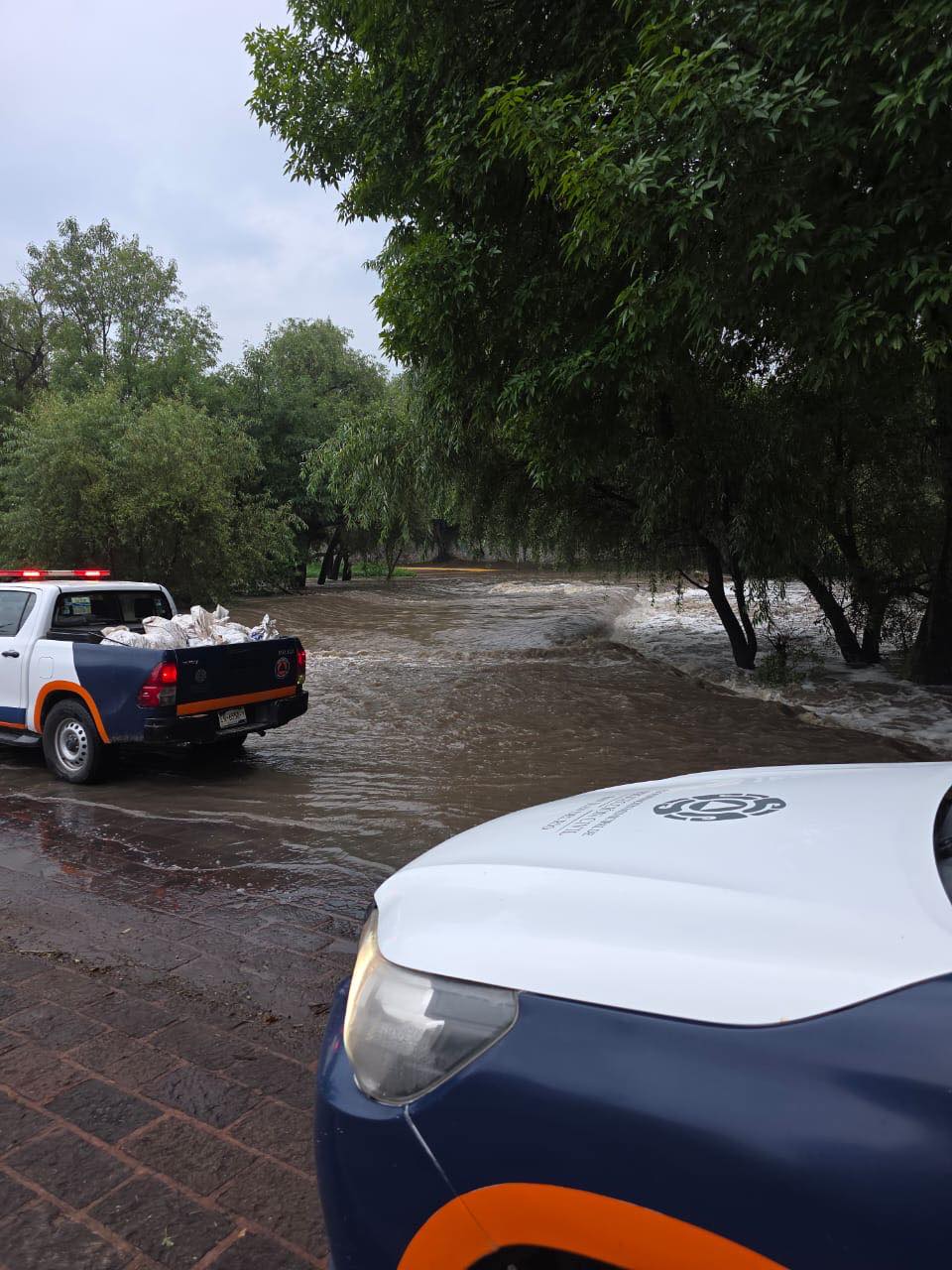 Continúan restricciones viales y peatonales en diversos puntos de la ciudad