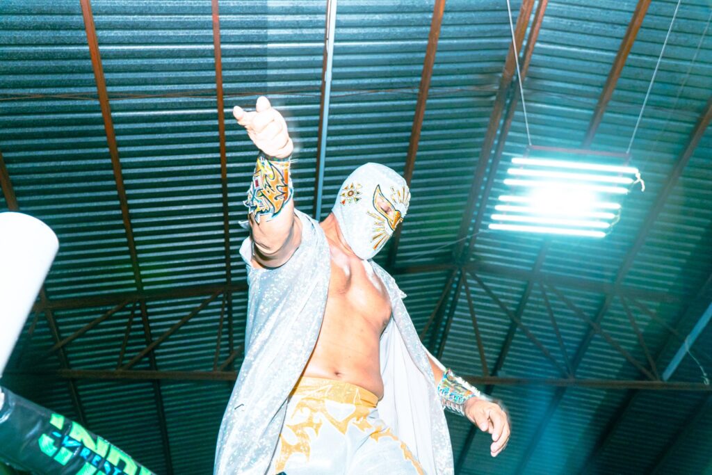 Místico conquista San Juan del Río en una noche de lucha libre histórica