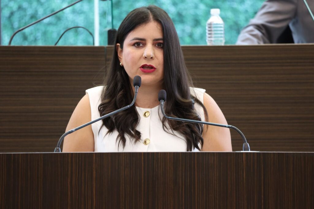 La diputada Leonor Mejía impulsa la crianza positiva en Querétaro