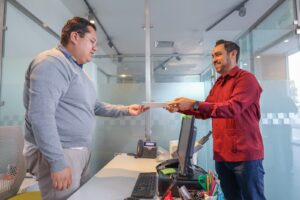 Salarios dignos para quienes cuidan, educan y protegen a las y los queretanos