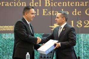 En Sesión Solemne de Pleno, el presidente de la Mesa Directiva, Diputado Luis Gerardo Ángeles Herrera, recibió el Informe del Estado General que guarda la Administración Pública en la entidad, correspondiente al Cuarto Año de Ejercicio Constitucional del Poder Ejecutivo del Estado de Querétaro