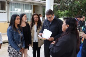 Recorre diputado Memo Vega escuelas del Distrito 11