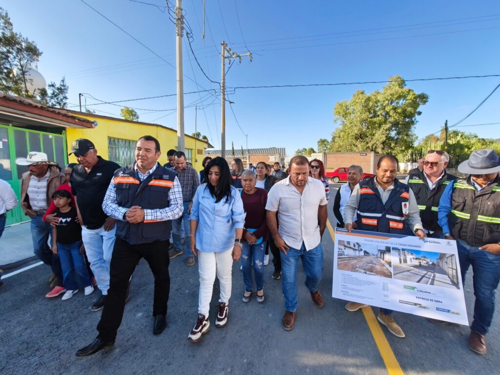 Entregan rehabilitación de la calle Casas Grandes en Cazadero