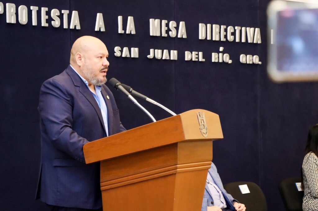 📰 Víctor Hugo Rodríguez asume presidencia de CANACINTRA San Juan del Río 2025-2026.