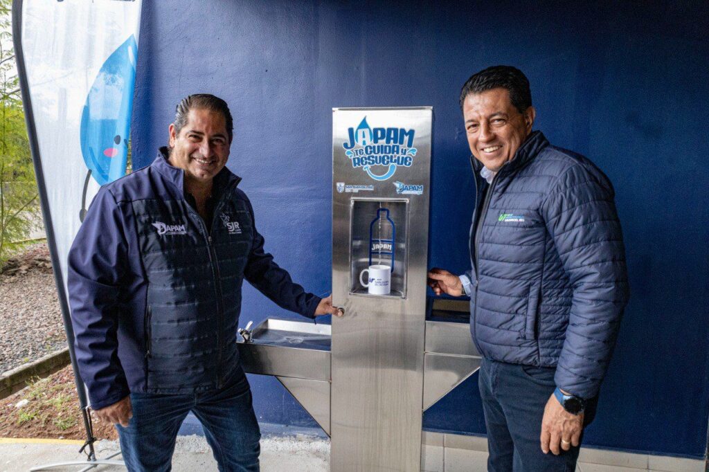 Con “Agua a tu Alcance” la JAPAM instala nuevos bebederos en instituciones educativas.