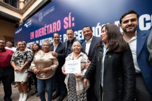 San Juan del Río recibe del gobernador de Querétaro el premio al primer lugar en Contraloría Social
