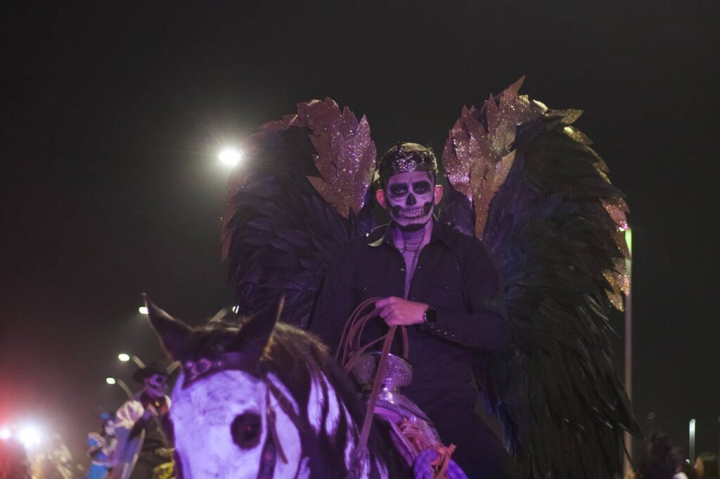 Realizan el primer “Desfile y Concurso Ecuestre de los Muertos” en San Juan del Río.