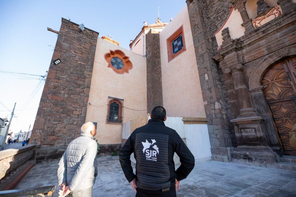 Supervisa Roberto Cabrera segunda etapa de rehabilitación en la parroquia de Santo Domingo