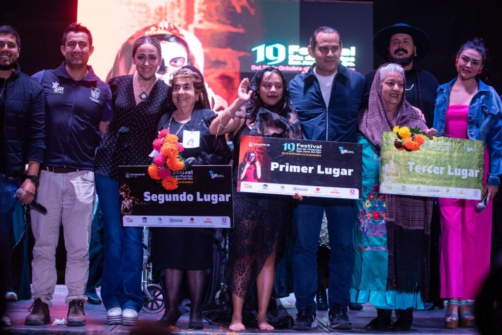 Llevan a cabo con éxito el “Concurso Nacional de Plañideras 2025” en San Juan del Río.