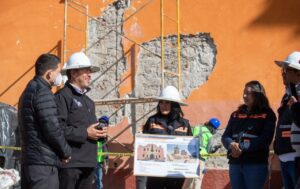 Roberto Cabrera recorre trabajos de rehabilitación en la Parroquia de San Juan Bautista donde se invierten más de 4.8 mpd