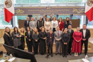 En Sesión Solemne de Pleno, la presidenta de la Mesa Directiva, diputada Georgina Guzmán Álvarez, impuso la Medalla de Honor Junípero Serra del Poder Legislativo al C. Emiliano Muñoz Mejía