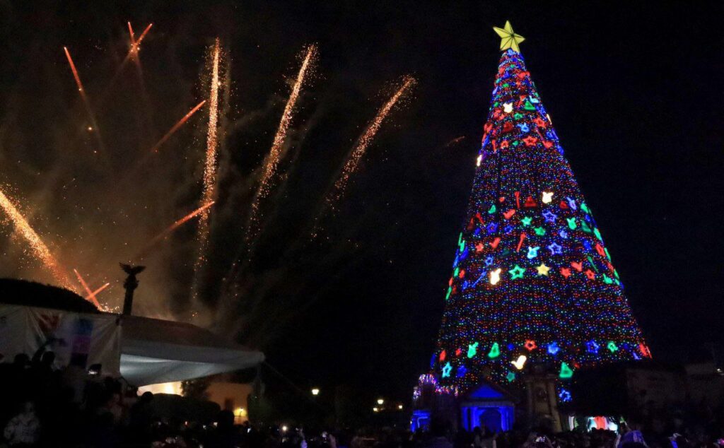 San Juan del Río celebra el Festival Alegría Contigo y el encendido del Pino Monumental
