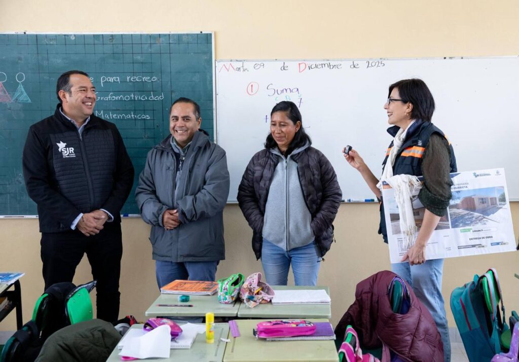 Entregan nueva aula en la primaria Luis Donaldo Colosio Murrieta para fortalecer la educación en San Juan del Río