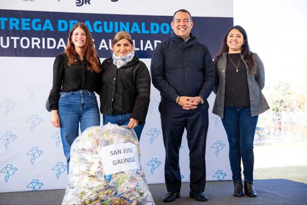 DIF San Juan del Río entrega 26 mil aguinaldos a niñas y niños de comunidades del municipio