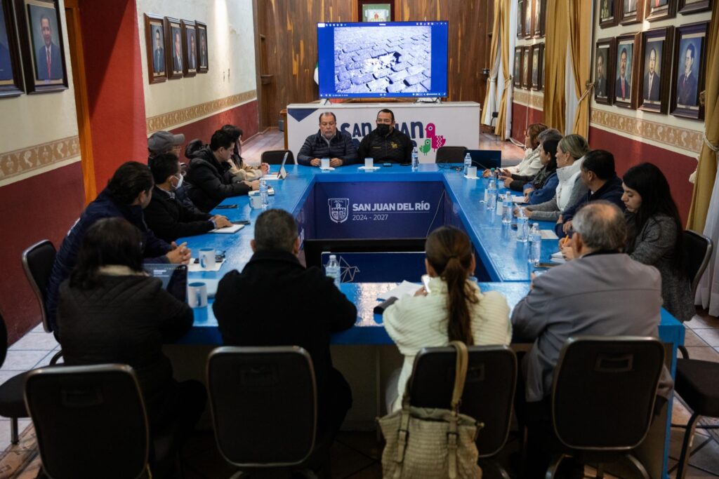 Encabeza Roberto Cabrera primera reunión de gabinete de 2026
