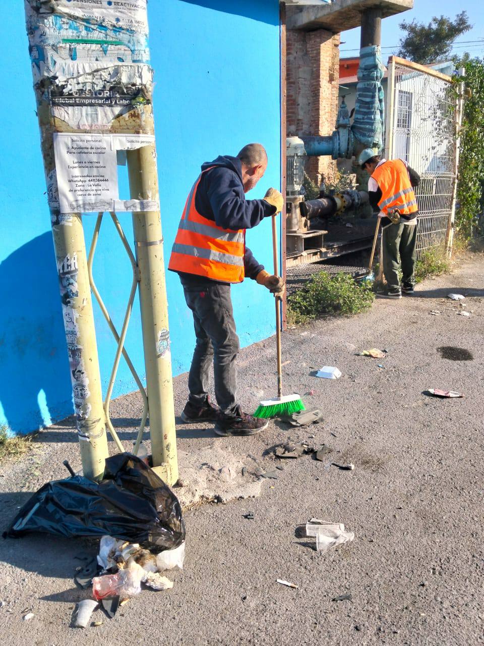 Realizan trabajos a favor de la comunidad en la zona de La Valla