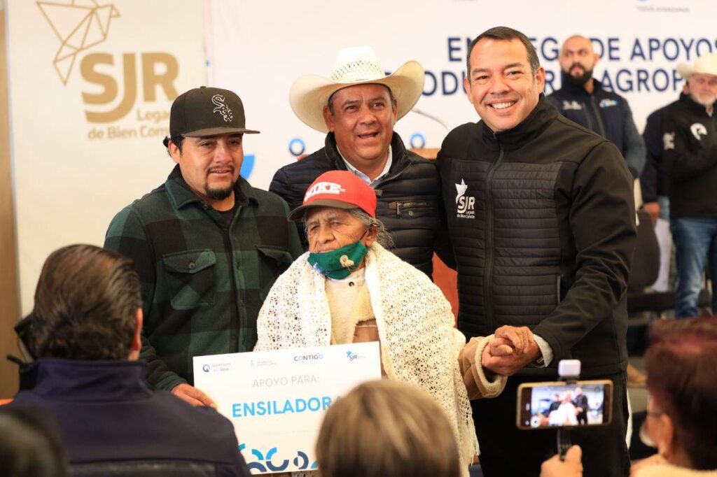 Entregan apoyos del programa “Contigo en concurrencia para la Productividad Rural” a productores de San Juan del Río
