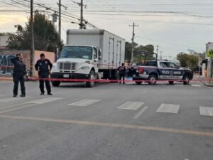 Muere hombre atropellado por tractocamión en Santa Cruz Nieto
