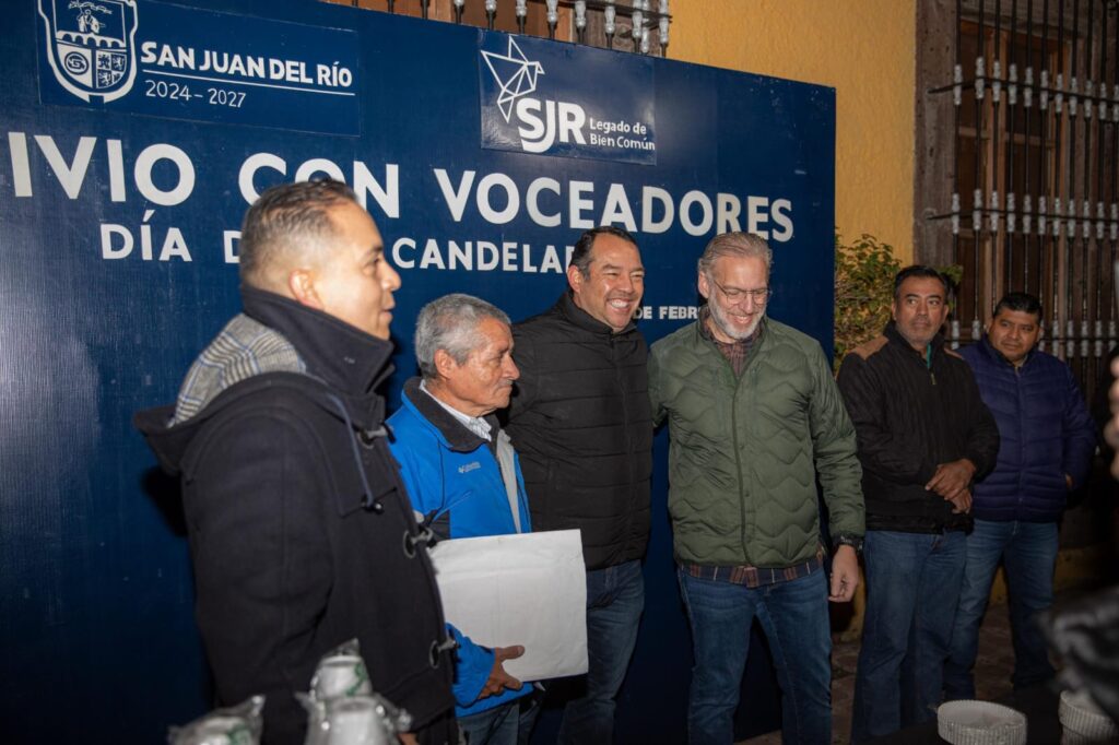 Celebran Roberto Cabrera y funcionarios estatales el Día de la Candelaria con voceadores de San Juan del Río