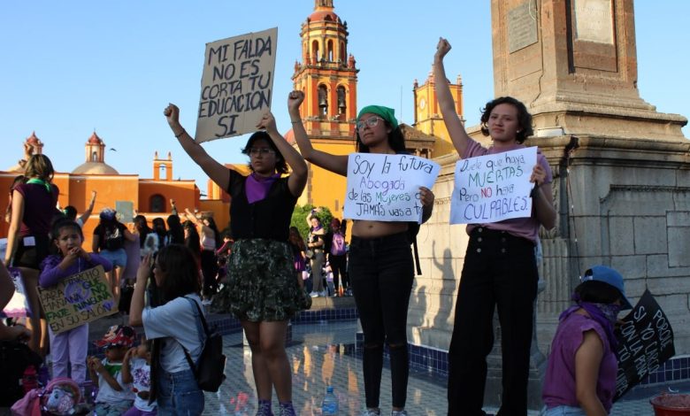 Mujeres sanjuanenses marchan en el marco del 8M