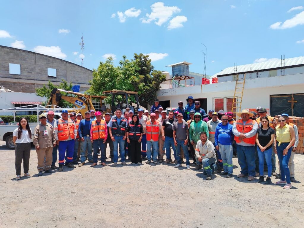 Reconocen labor de trabajadores de la construcción en San Juan del Río