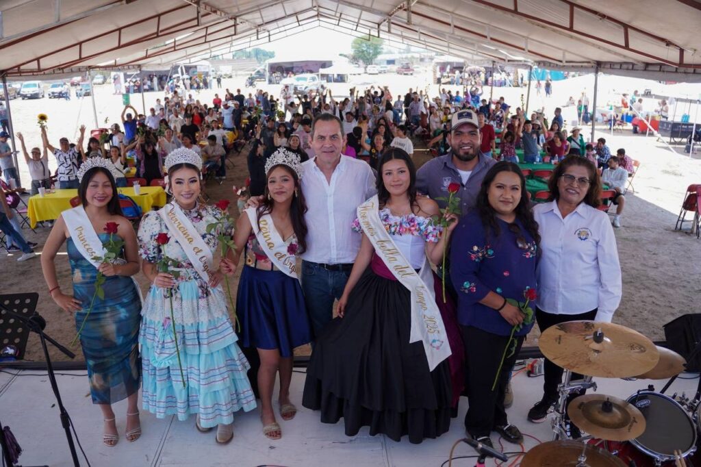 Cerca de 5 mil personas disfrutan del Segundo Festival de las Rosas en El Organal
