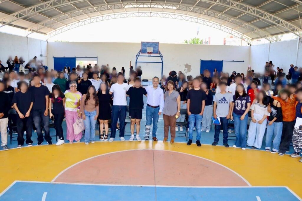 Enrique Correa arranca foros: “El trago que lo cambió todo”, en preparatorias para alertar sobre los riesgos de la manipulación química