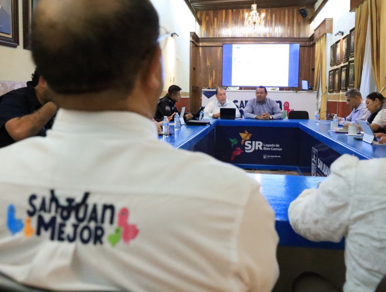 Encabeza Roberto Cabrera reunión de evaluación con el Gabinete Municipal